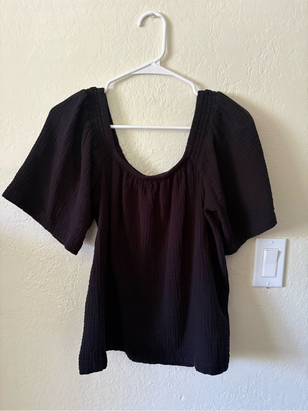 FINAL SALE 🗣️ Maurices Women’s Black Scoop Neck Puff Sleeve Top Size L
